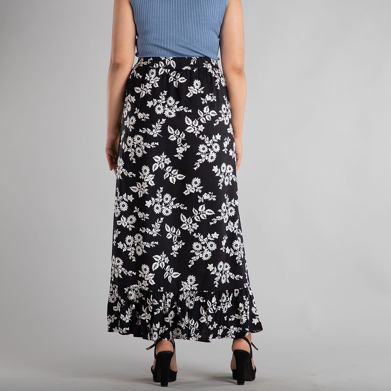 TAMSY 100% Viscose White Floral Pattern Skirt (Size 10) - Black