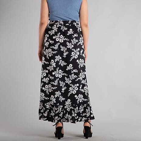 TAMSY 100% Viscose White Floral Pattern Skirt (Size 8) - Black