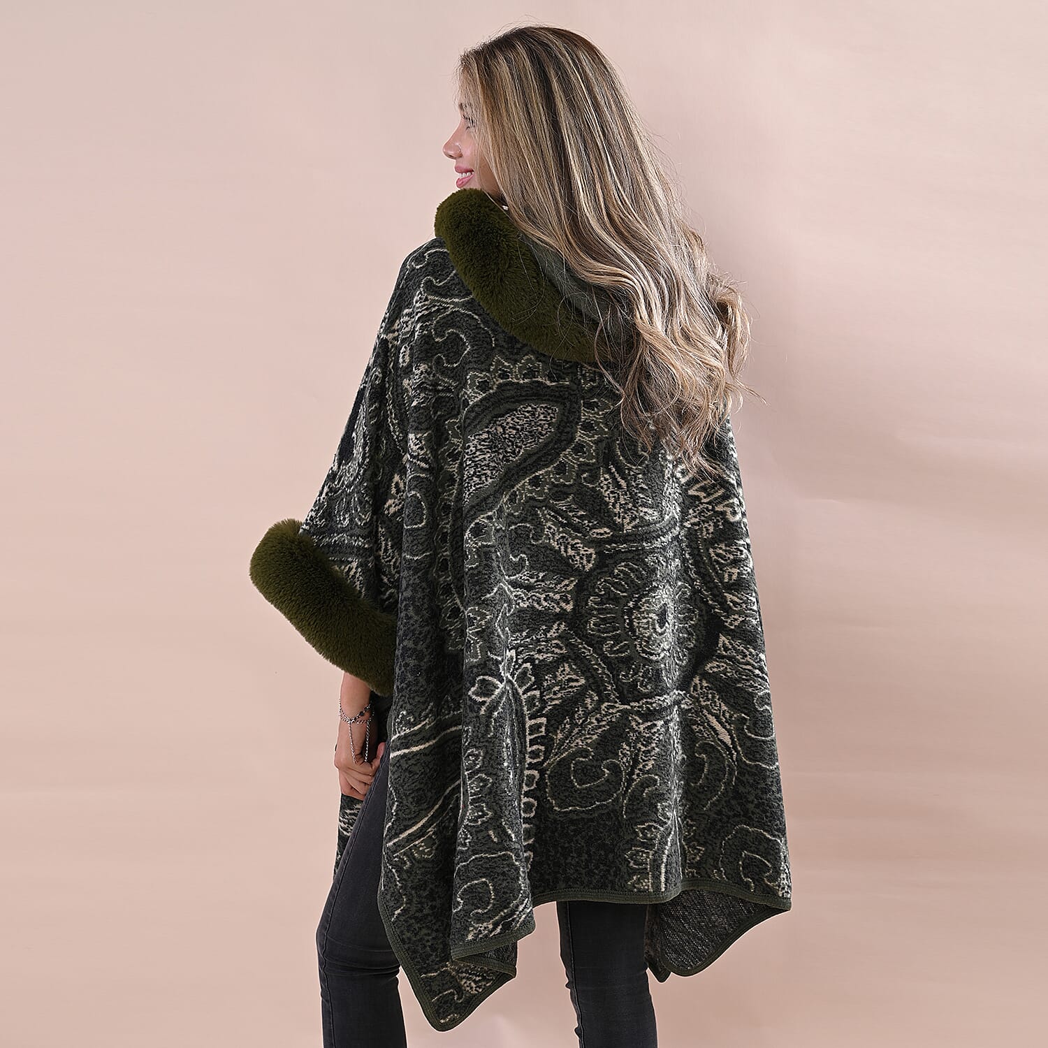 LA MAREY Cashew Flower Pattern Faux Fur Cape (Size Free; Length = 75 Cm) - Green