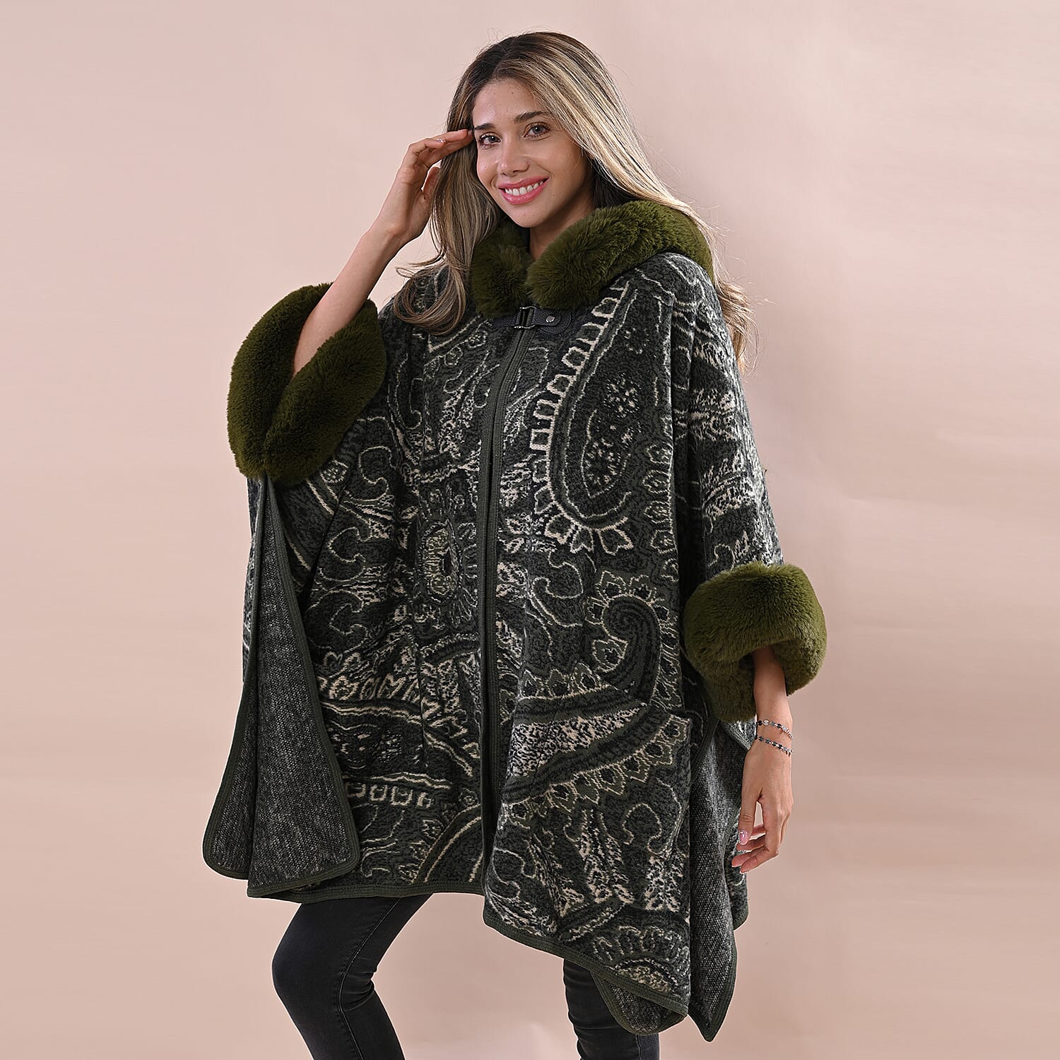 LA MAREY Cashew Flower Pattern Faux Fur Cape (Size Free; Length = 75 Cm) - Green