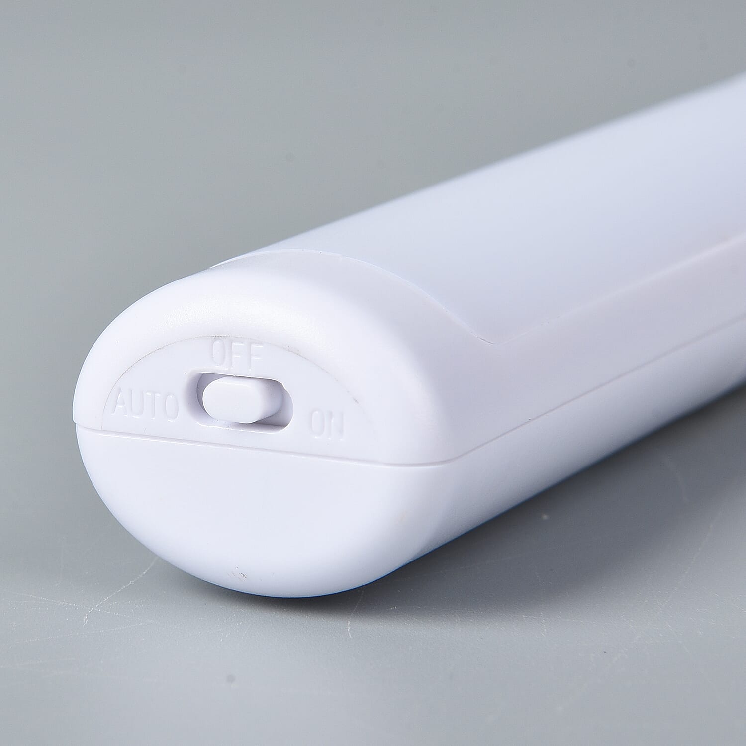 14 SMD LED Motion Sensor Night Light with 4 Hooks (3xAAA not Included) (Size 22x6Cm) - White