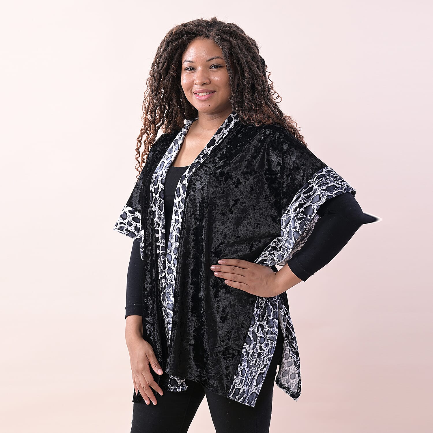 TAMSY Velvet Kimono with Leopard Print Border (Size 70x75 Cm) - Black & Grey