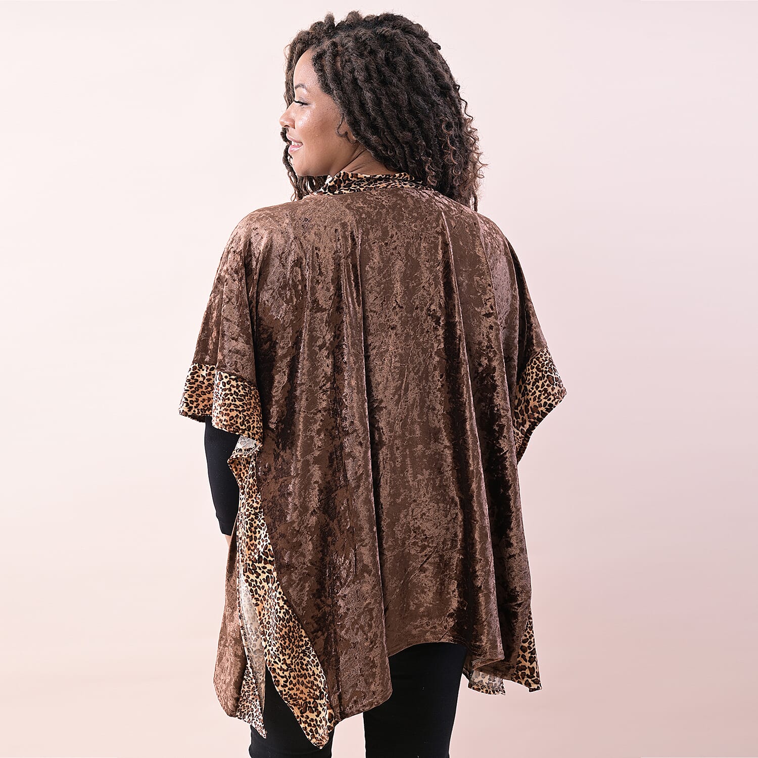 TAMSY Velvet Kimono with Leopard Print Border (Size 75x70 Cm) - Brown