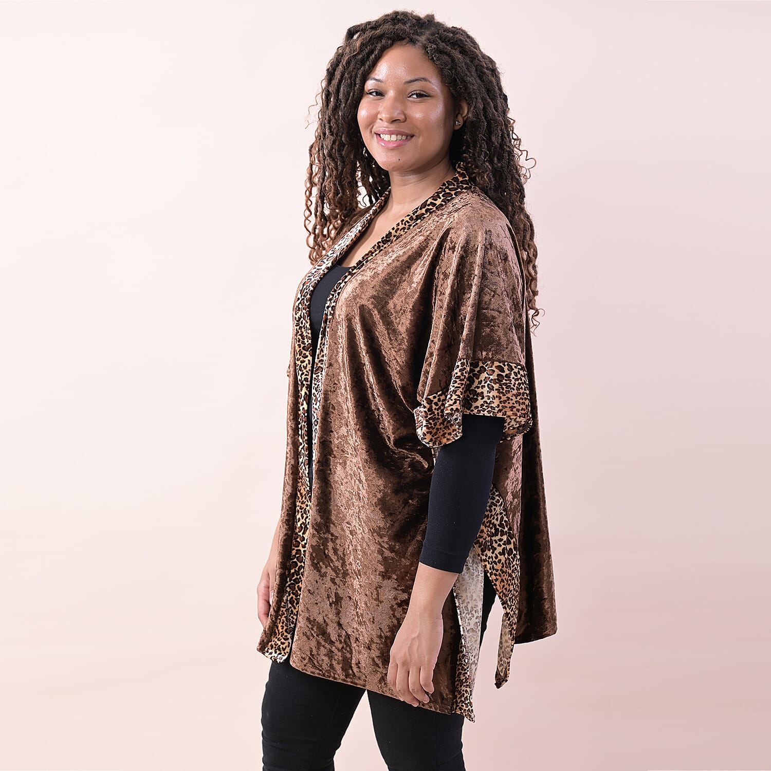 TAMSY Velvet Kimono with Leopard Print Border (Size 75x70 Cm) - Brown