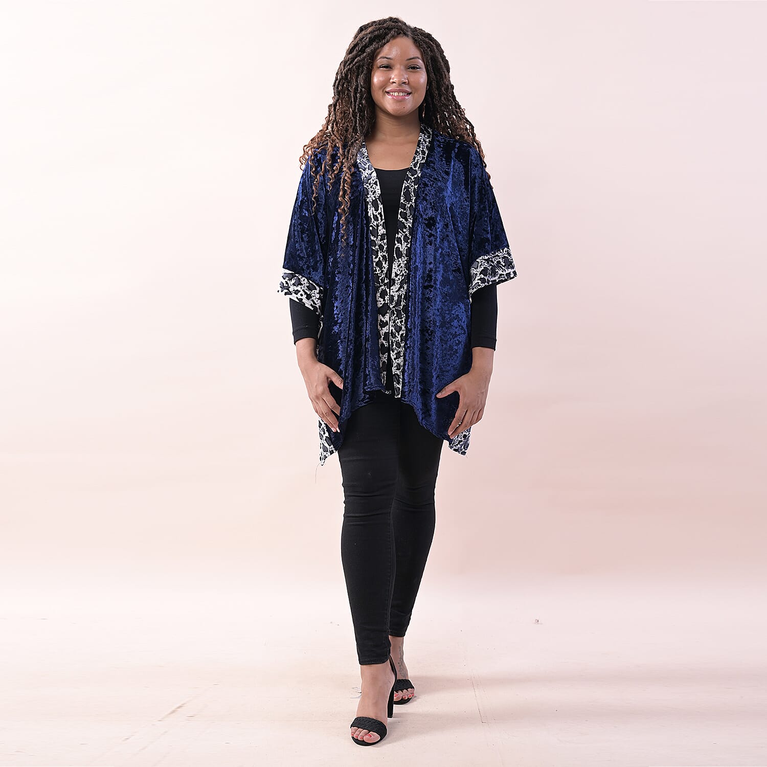 TAMSY Velvet Kimono with Leopard Print Border (Size 90x50 Cm) - Navy & Grey