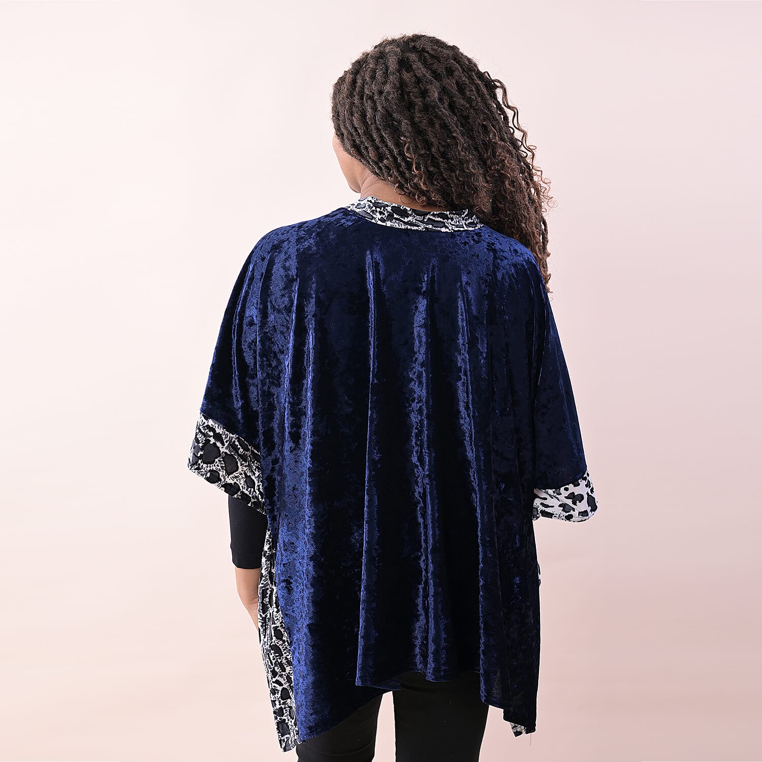 TAMSY Velvet Kimono with Leopard Print Border (Size 90x50 Cm) - Navy & Grey