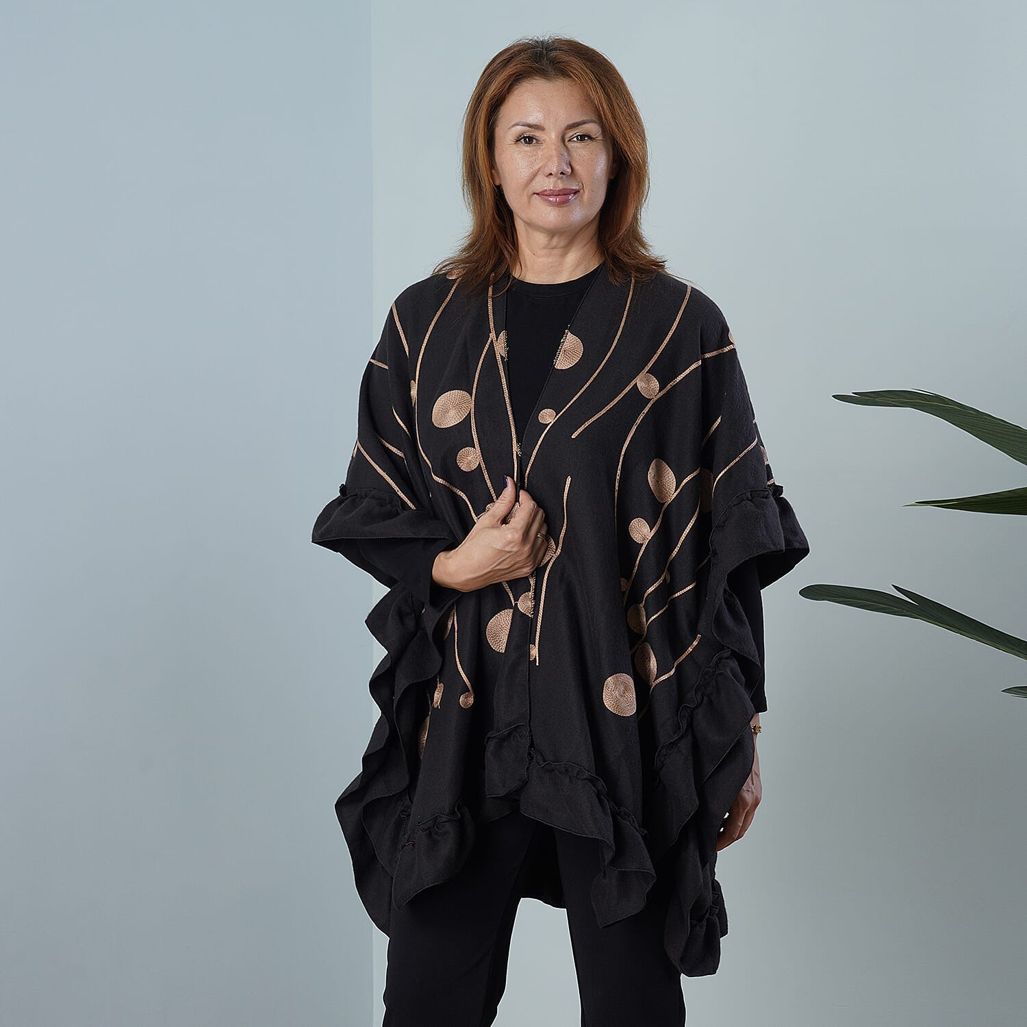 TAMSY Circular and Line Embroidered Kimono (Size 95x83 Cm) - Black & Khaki