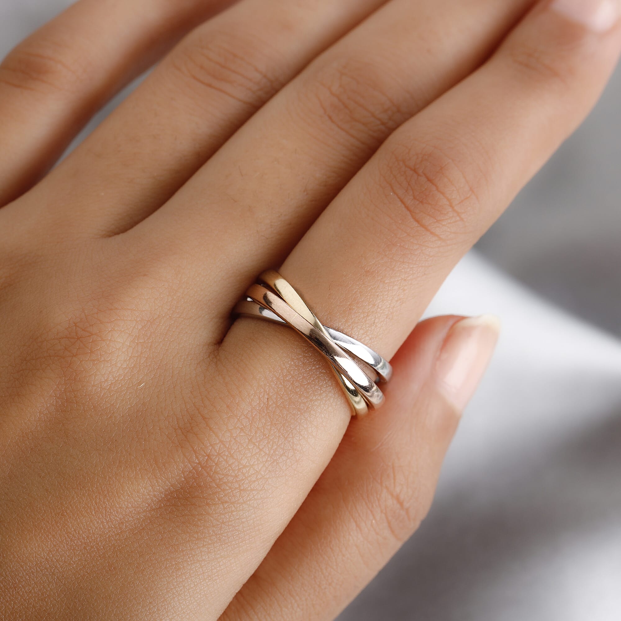 18K Rose, White and Yellow Gold Trilogy Band Ring, Gold Wt. 7.86 Gms