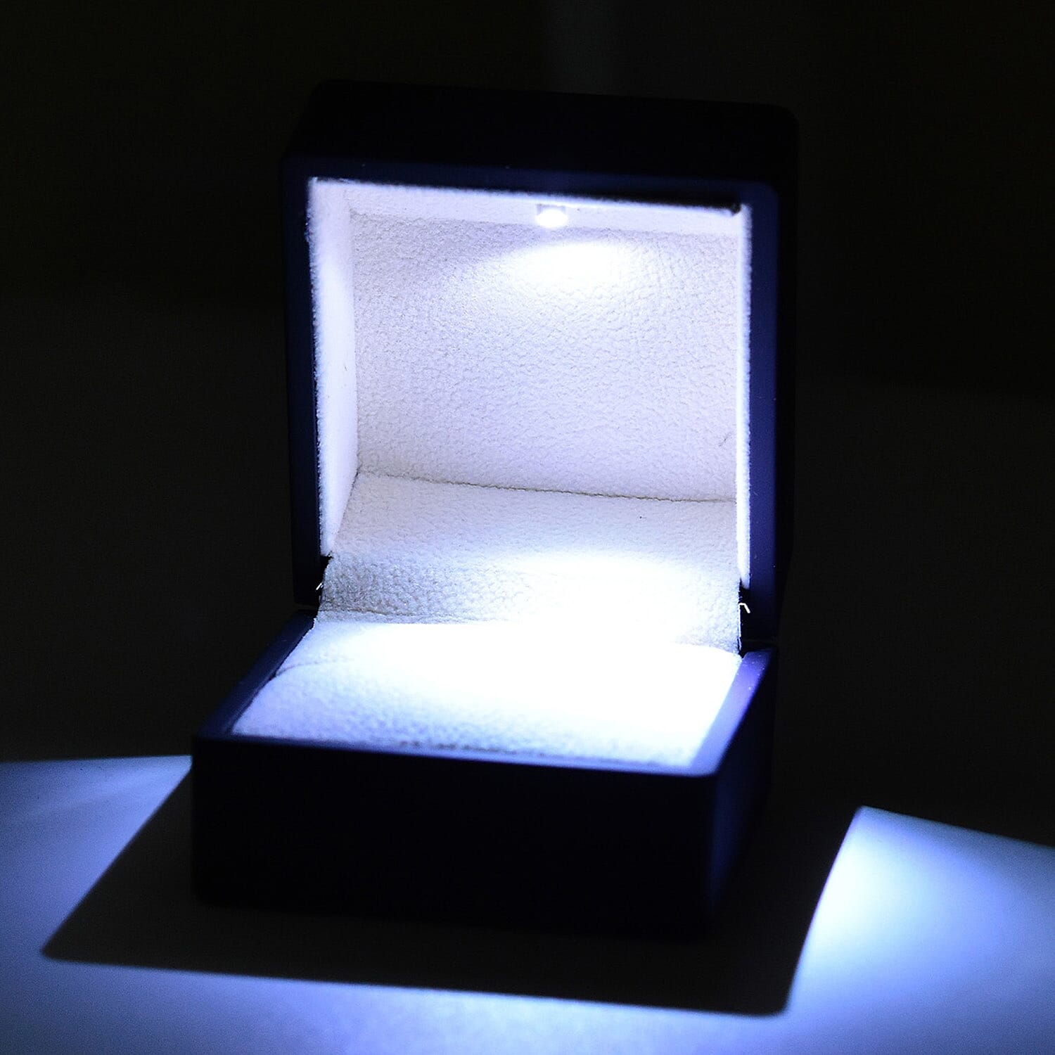 Portable Solid LED Light Ring Box (Size 6x6x5Cm) - Black