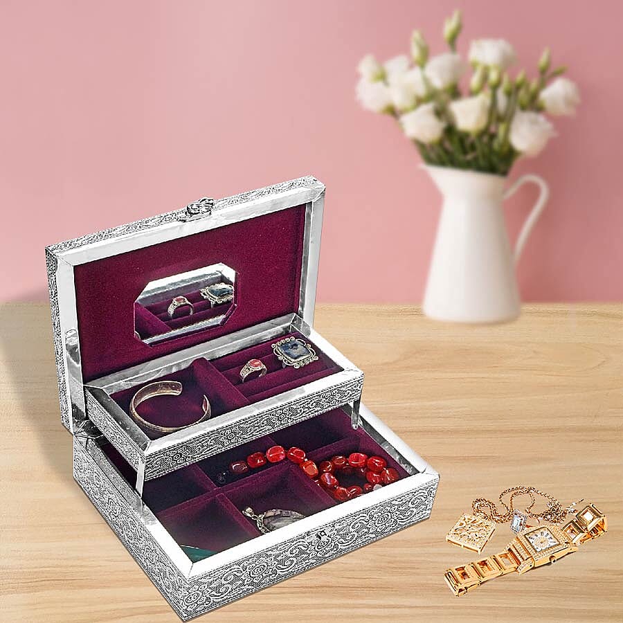 Meerkat Family Embossed Jewellry Box with Movable Tray in Silver Tone (22.8x16.5x7.6)