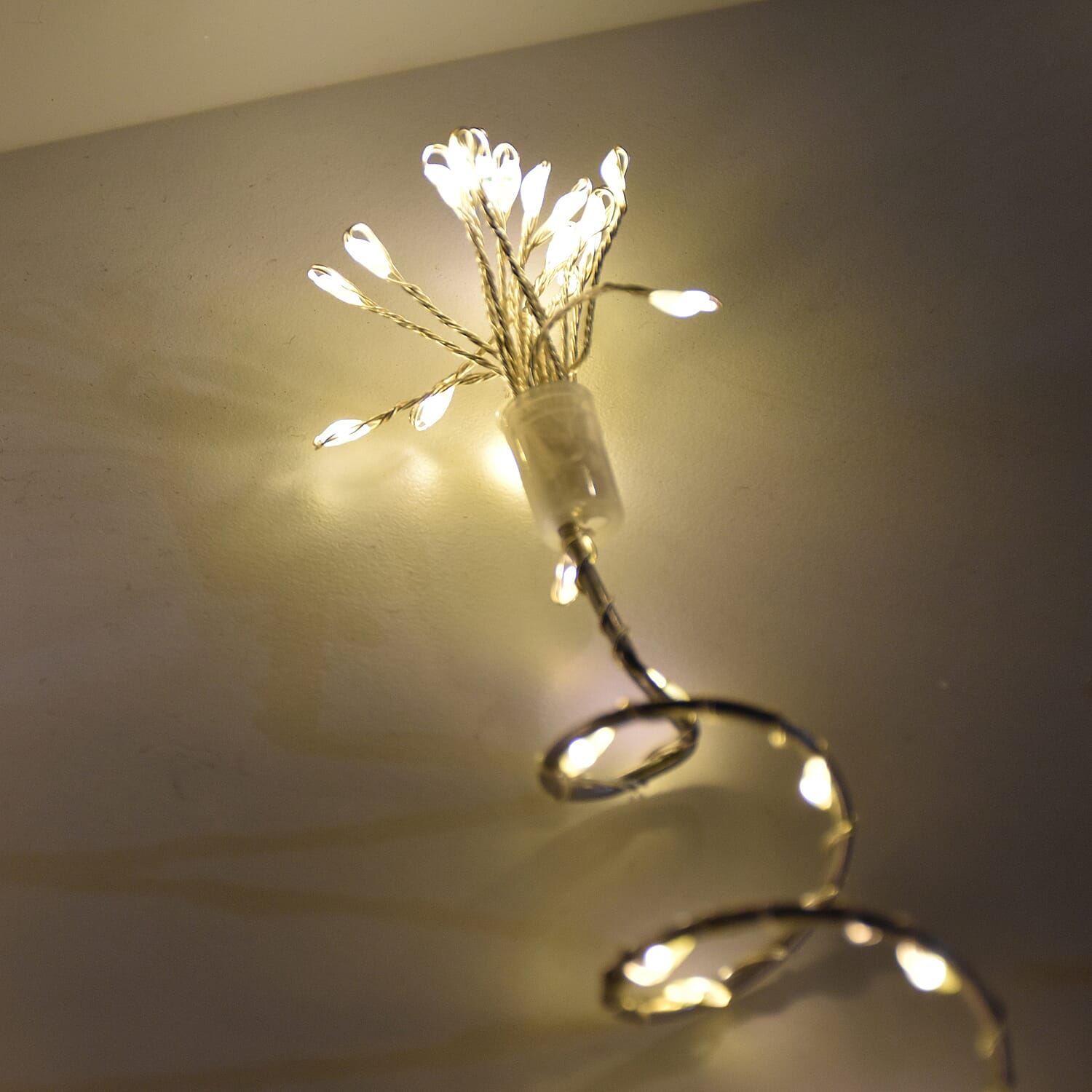 4 Piece - 50CM 200LED Spiral Tree Stake Lights - White