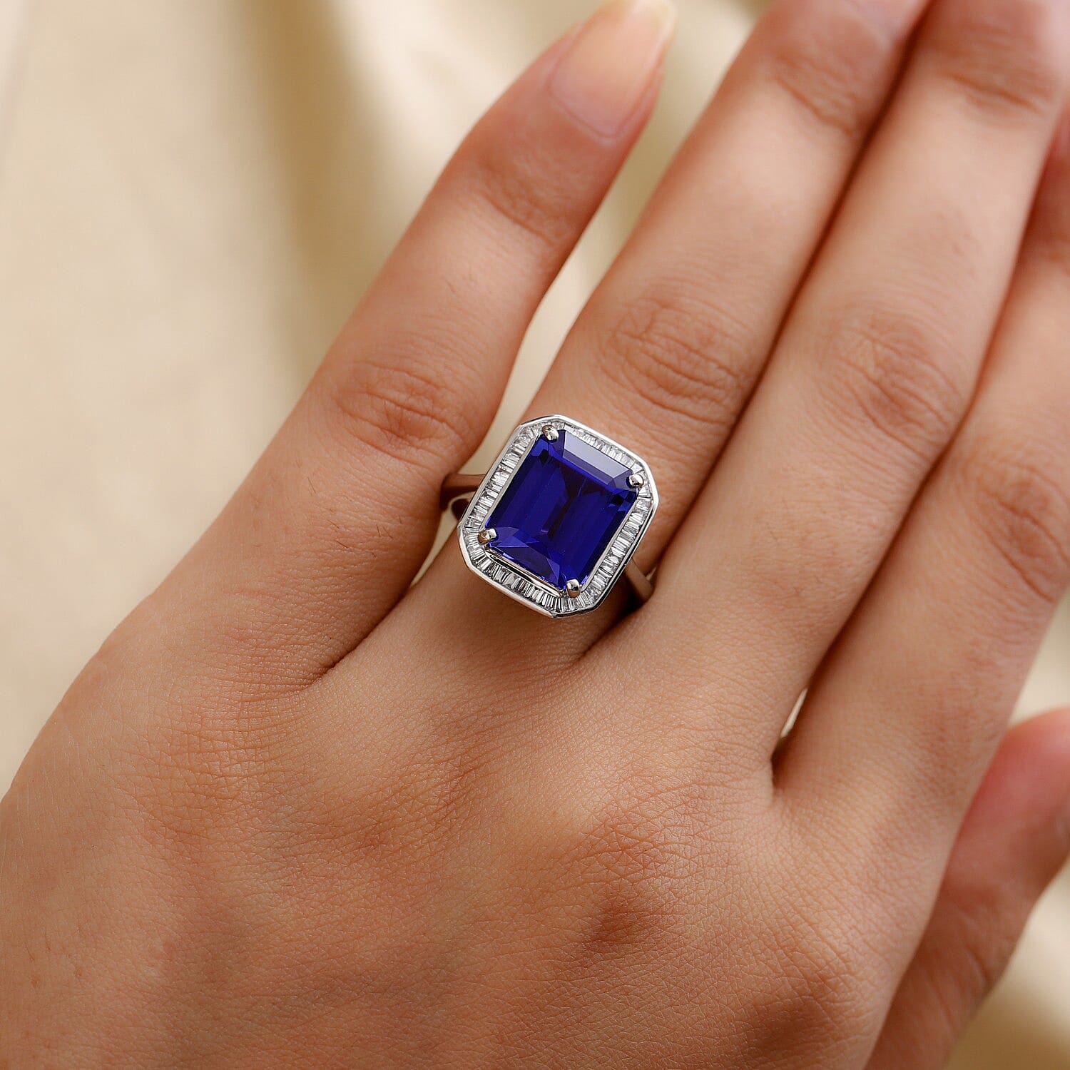 RHAPSODY 950 Platinum AAAA Tanzanite and Diamond (VS-E-F) Ring 8.64 Ct, Platinum wt. 8.08 Gms