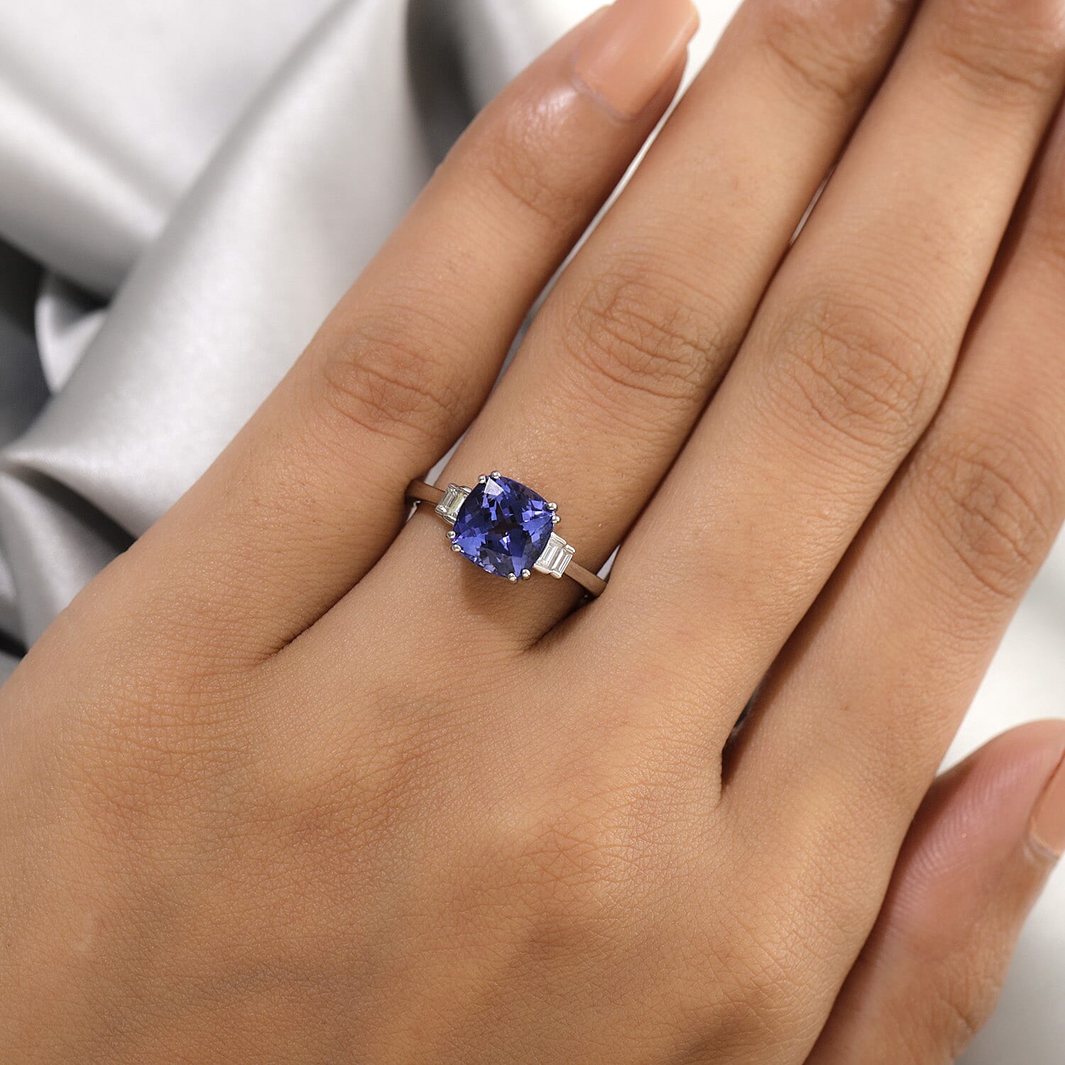 RHAPSODY 950 Platinum AAAA Tanzanite and Diamond  Ring 2.82 Ct, Platinum Wt 4.51 Gms