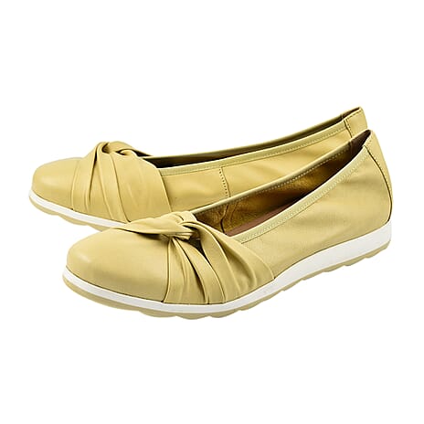 CAPRICE Women Leather Ballerina Pumps (Size 5.5) - Vanilla Soft