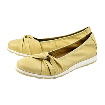 https://tjcuk.sirv.com/Products/69/2/6921665/Caprice-Womens-Ballerina-Sandals-Vanilla-Soft_6921665.jpg?w=342&h=342