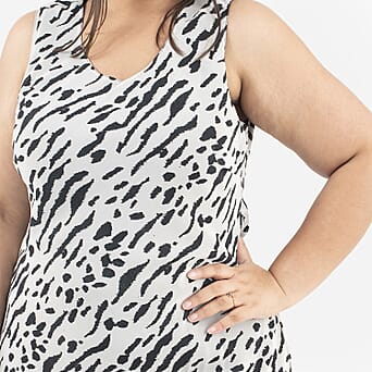 https://tjcuk.sirv.com/Products/70/1/7013707/Tamsy-Printed-Reversible-Dress-(Size-XXL24-26)-White_7013707_3.jpg?w=342&h=342