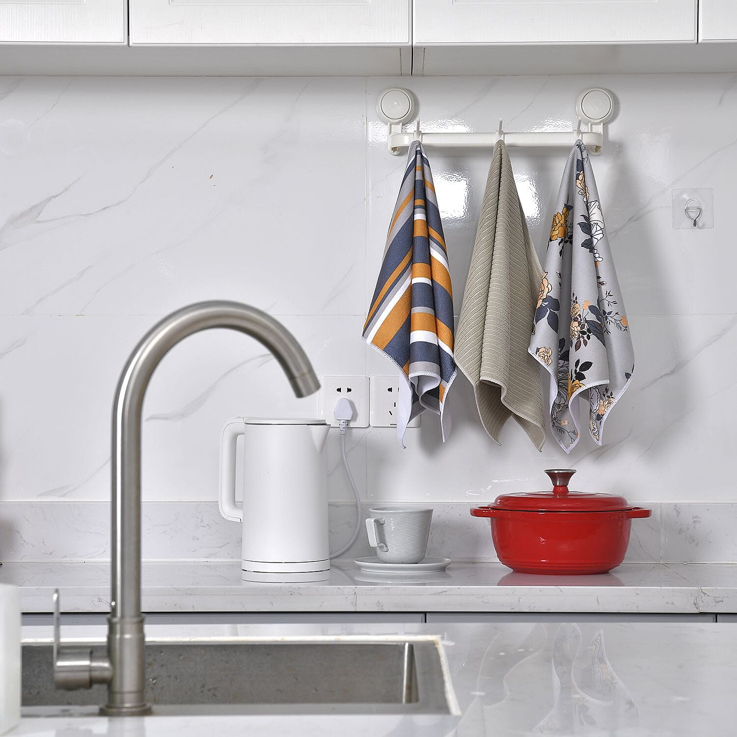 Polyester Cleaning Towel (Size 60x1 cm) - Brown & Brown