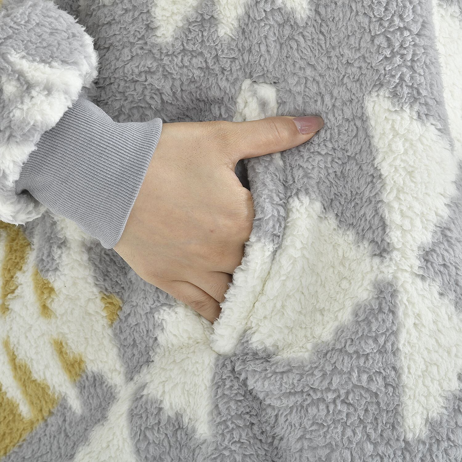 Luxurious Super Soft Sherpa Blanket Hoodie (Over Sized - 194x98Cm)- Grey