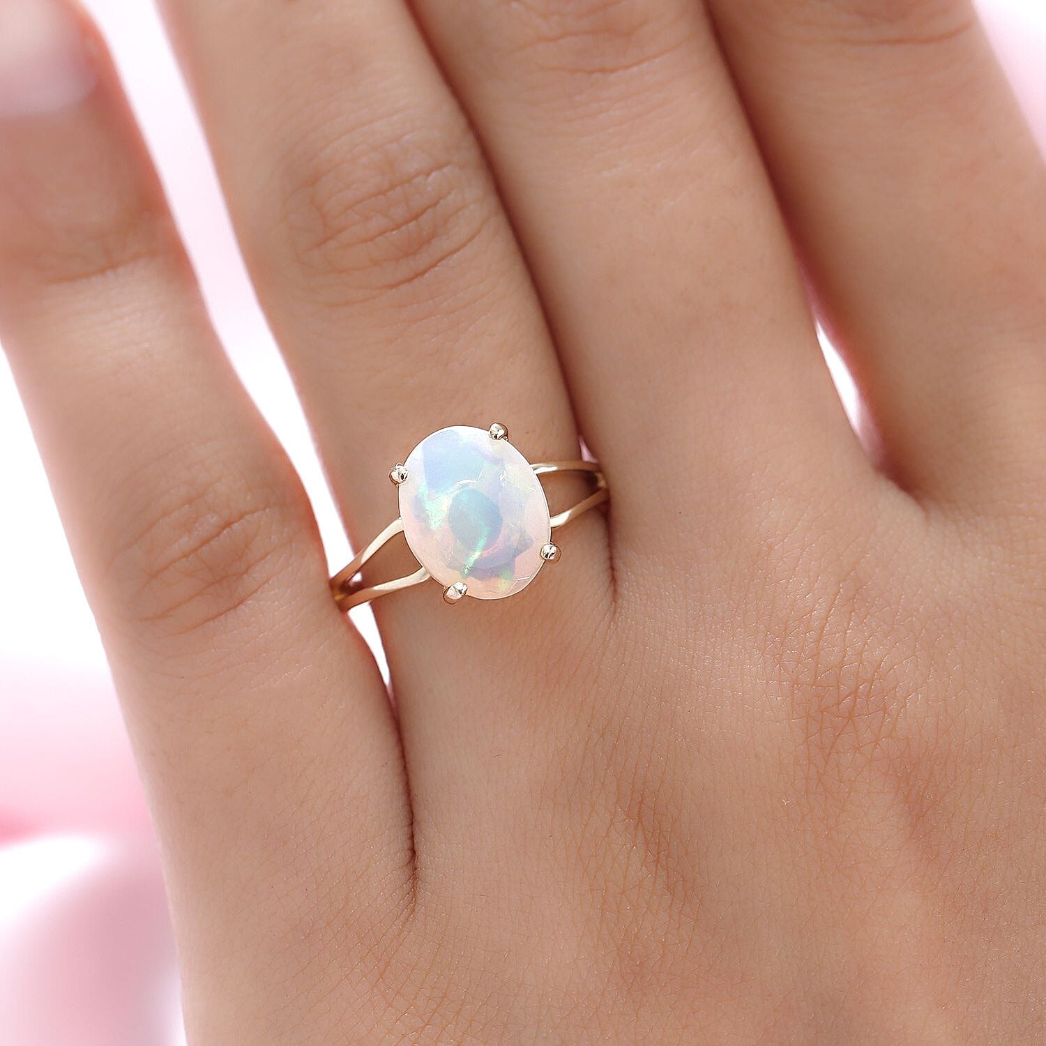 9K Yellow Gold Premium Ethiopian Welo Opal Solitaire Ring 2.50 Ct.