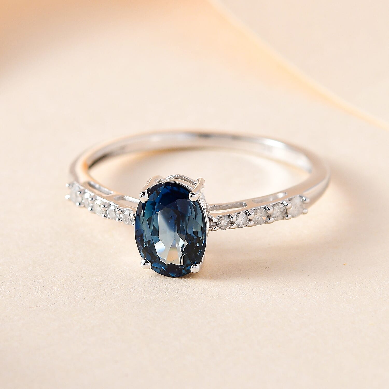 9K White Gold  AAA   Ocean Teal Sapphire ,  White Diamond  Ring 1.04 ct,  Gold Wt. 1.30 Gms