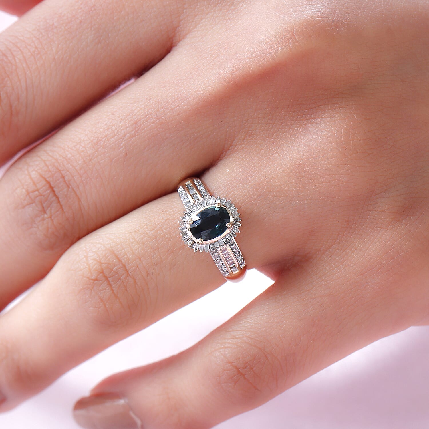 9K Yellow Gold Ocean Teal Sapphire and Diamond Ring 1.30 Ct