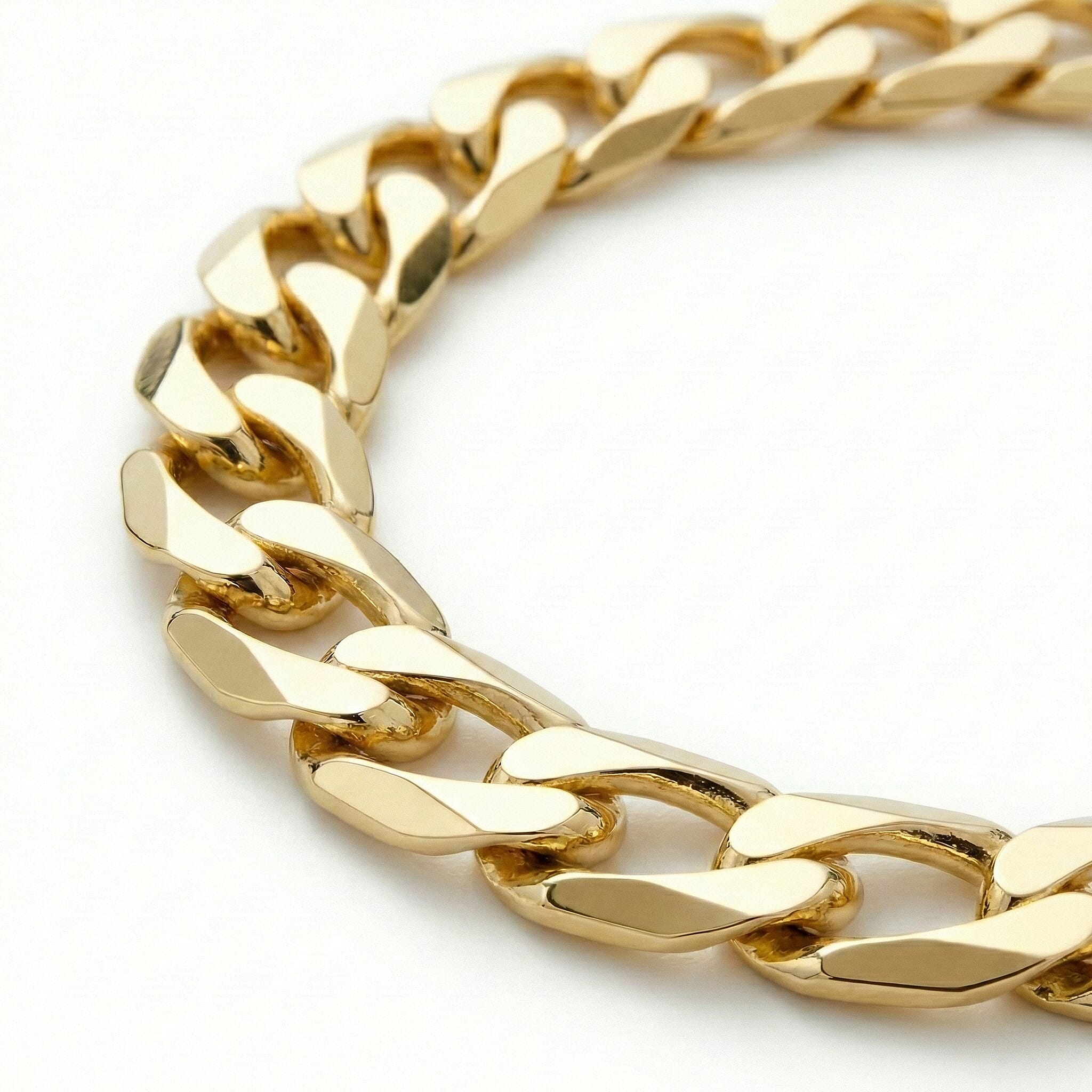 9K Yellow Gold Diamond Cut Flat Curb Bracelet 7 Inch