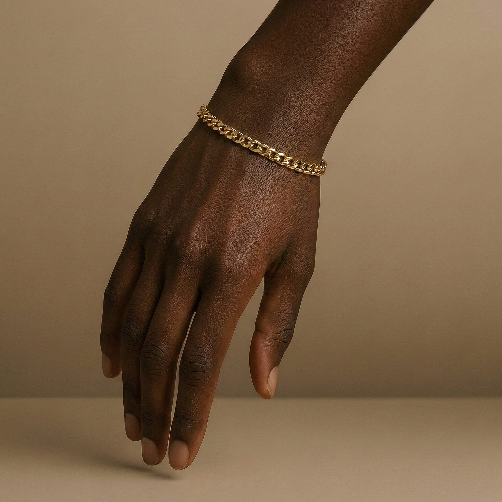 9K Yellow Gold Hollow 6 Sided Curb Chain Bracelet 7.5 Inch