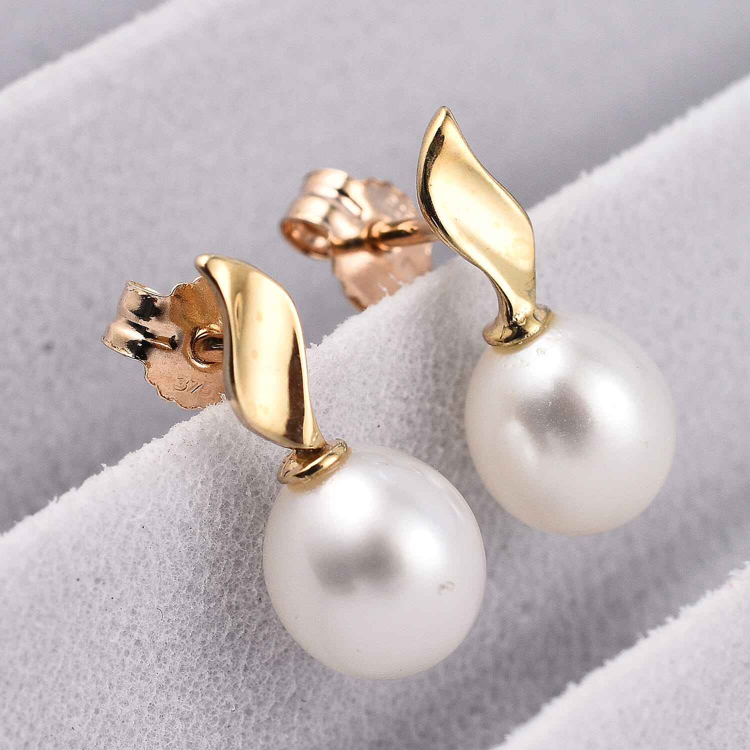 9K Yellow Gold 6.5mm x 7.5mm Freshwater Pearl and Curved Ellipse 6.5mm x 15mm Stud Earrings