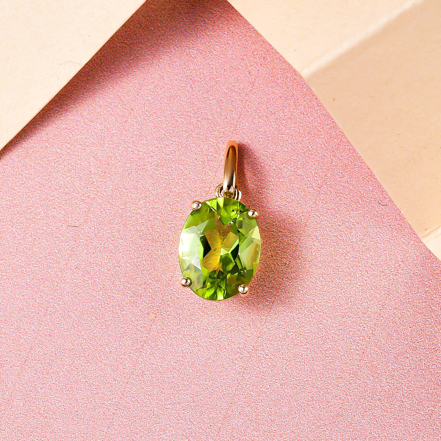 9K Yellow Gold Hebei Peridot Solitaire Pendant 1.35 Ct.