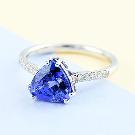 18K W Gold  AAA  Tanzanite, White Diamond SI Ring 2.05 pc,  Gold Wt. 2.8 Gms  2.050  Ct.