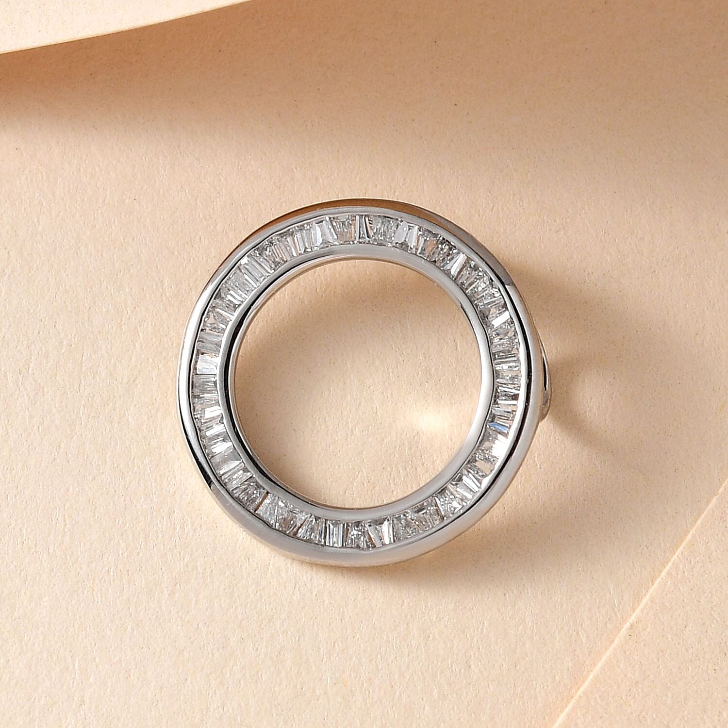 Signature Collection 950 Platinum IGI Certified Diamond (SI-G-H) Circle Pendant 0.25 Ct.