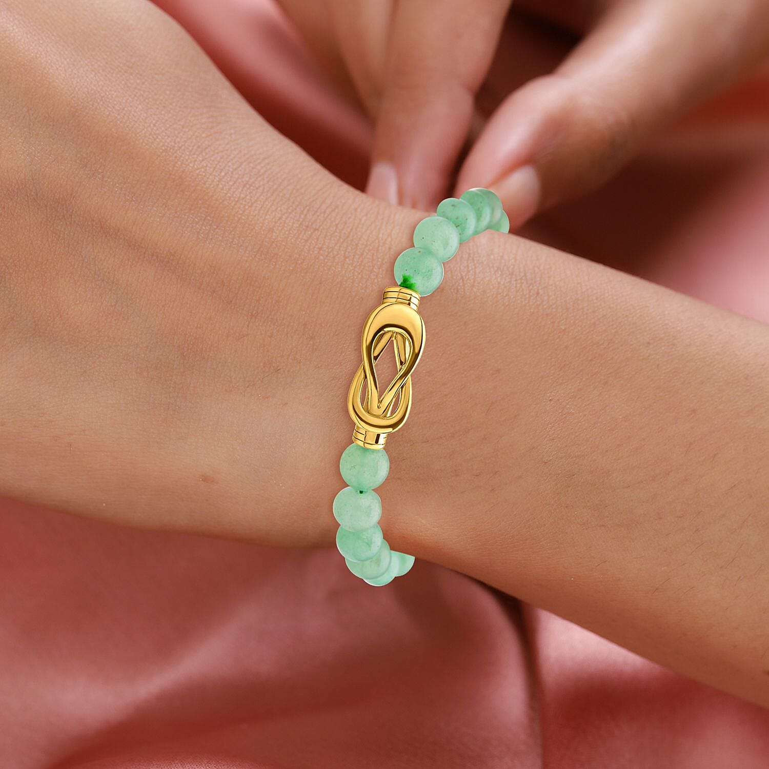 Green Aventurine Bracelet (Size - 8) With Magnetic Clasp In Gold Tone 112.500 Ct.