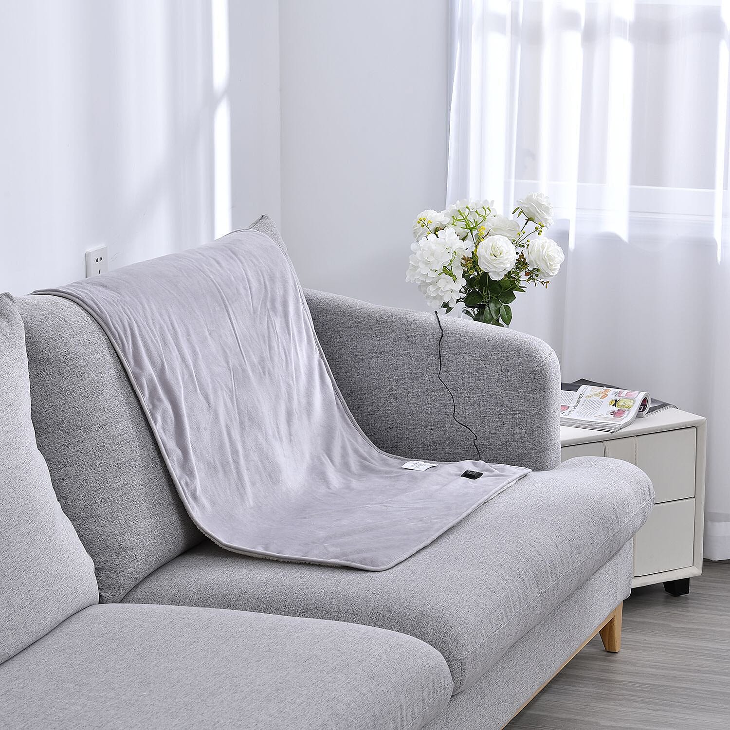 Sherpa Lined Heating Relief Blanket with USB Cable (Size 95x70 Cm)