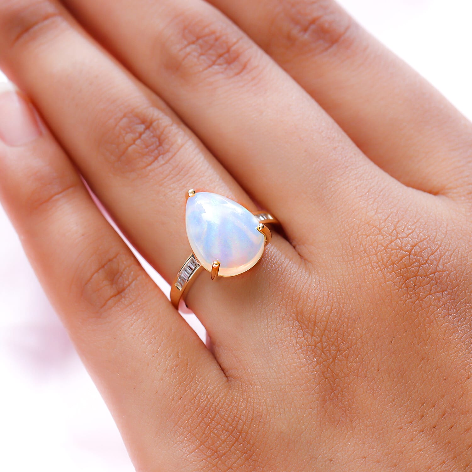 9K Yellow Gold Ethiopian Welo Opal and Diamond Ring 3.50 Ct.