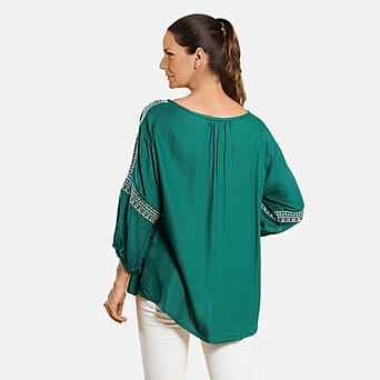 https://tjcuk.sirv.com/Products/71/4/7147259/TAMSY-Embroidered-Top---Green_7147259_1.jpg?w=342&h=342