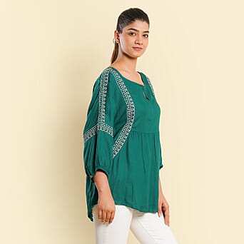https://tjcuk.sirv.com/Products/71/4/7147265/TAMSY-Embroidered-Top---Green_7147265_2.jpg?w=342&h=342