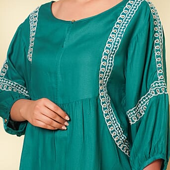 https://tjcuk.sirv.com/Products/71/4/7147265/TAMSY-Embroidered-Top---Green_7147265_3.jpg?w=342&h=342