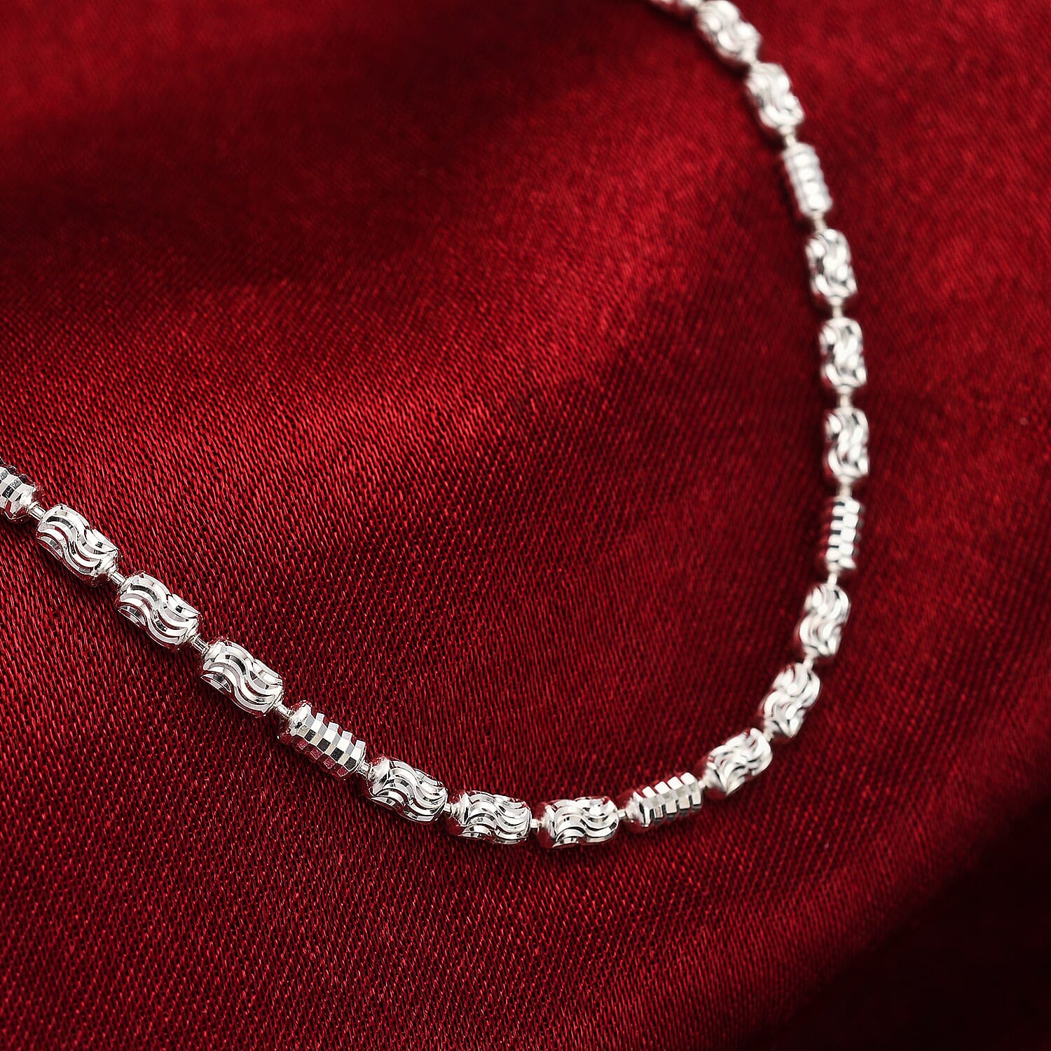 Italian Made- Sterling Silver Diamond Cut  (Size - 18) With Lobster Clasp, Silver Wt. 9.01 Gms