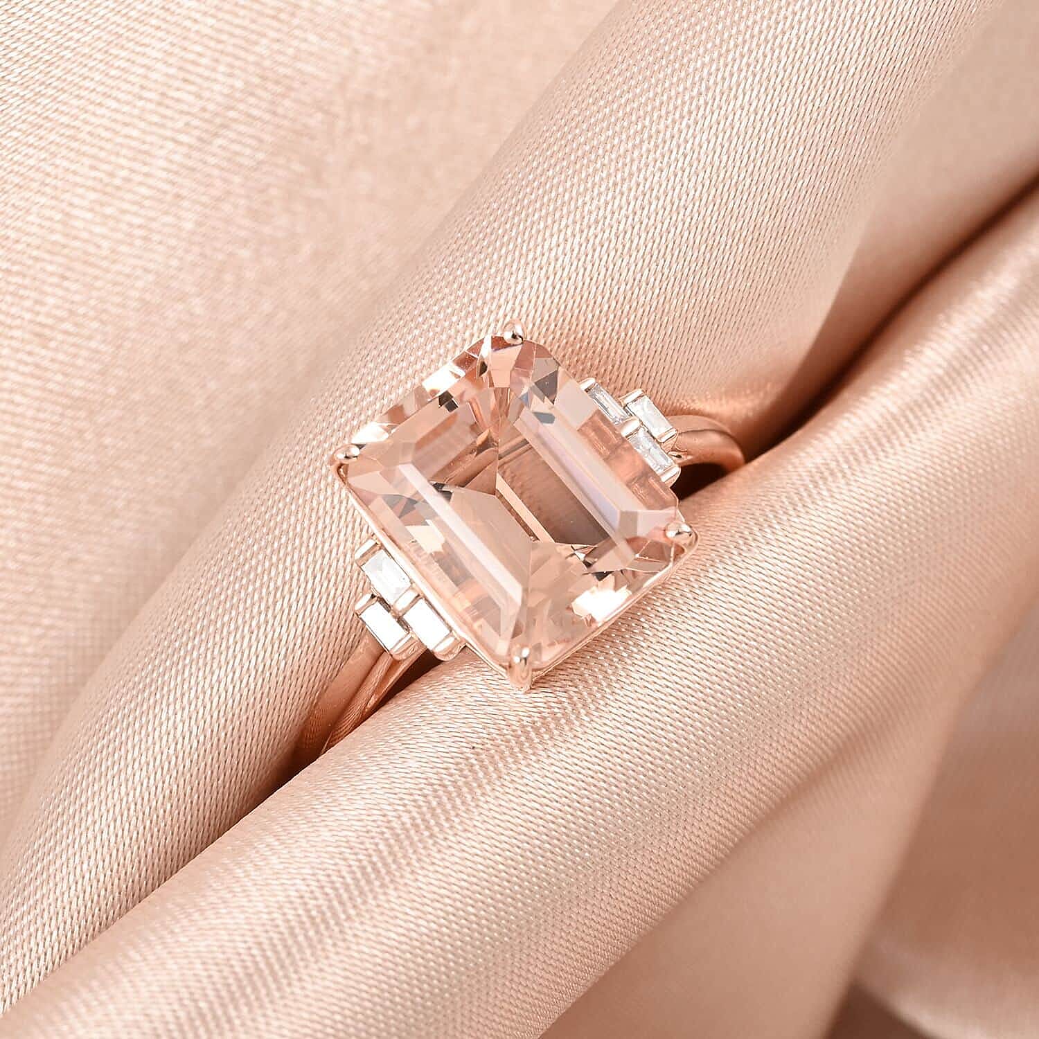 14K Rose Gold  AAA   Morganite ,  White Diamond  I1 Ring 4.00 ct,  Gold Wt. 2.43 Gms  4.000  Ct.