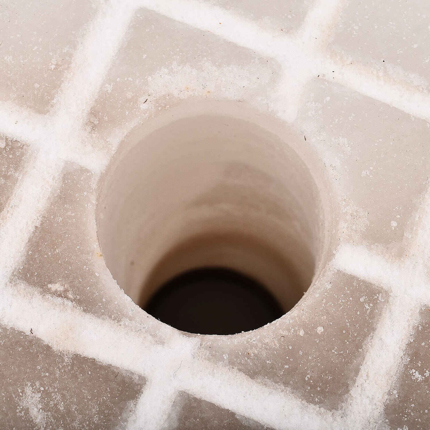 Himalayan Salt Snow White Aroma Therapy Lamp Lined Cube Shape (Size 15x12x12 cm)