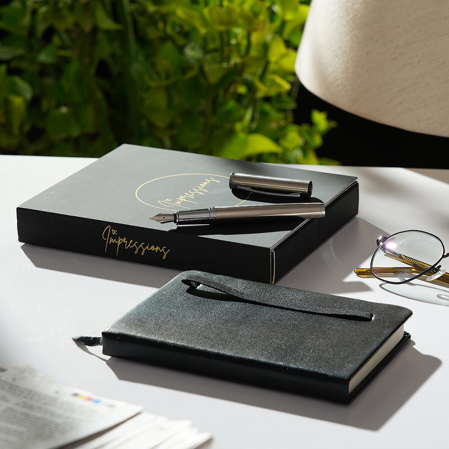 Fountain Pen with Journal stationary gift set with 2 extra refills