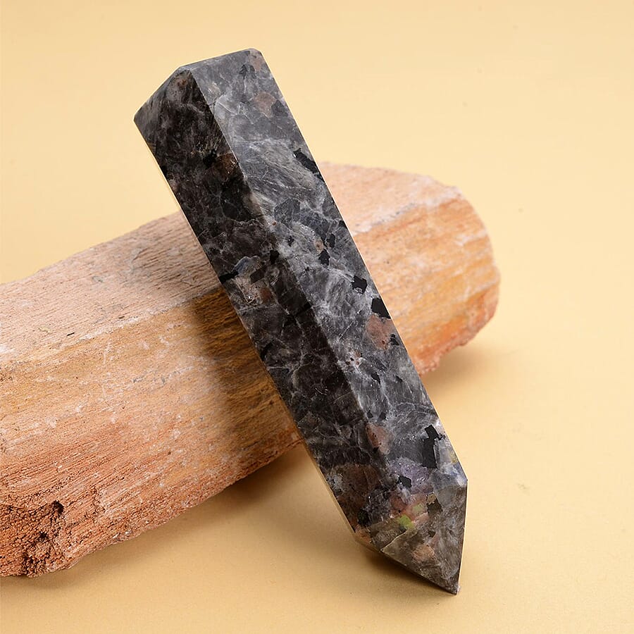 Gem Treasures - Pointed Yooperlite Tower (Size 9x2x2 Cm) - Grey