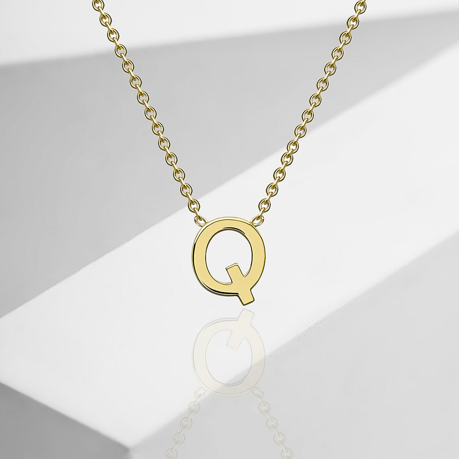9K Yellow Gold 4.5mm X 5.5mm 'Q' Initial Adjustable Necklace 15 to 17 Inch