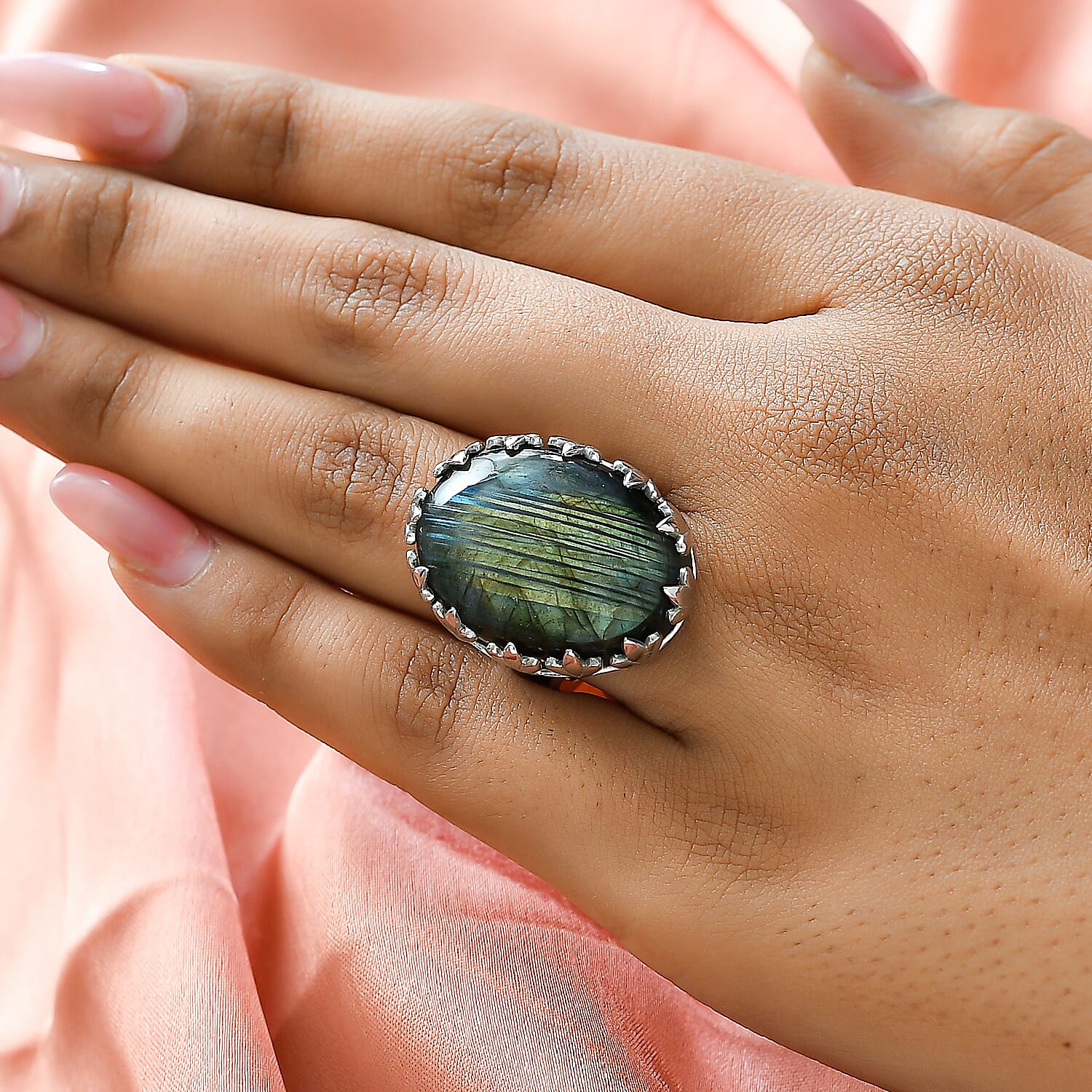 Labradorite Ring in Platinum Overlay Sterling Silver 26.520 Ct.