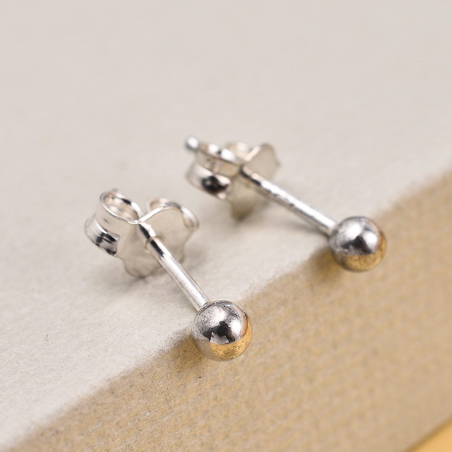 18K White Gold 3mm Polished Ball Stud Earrings