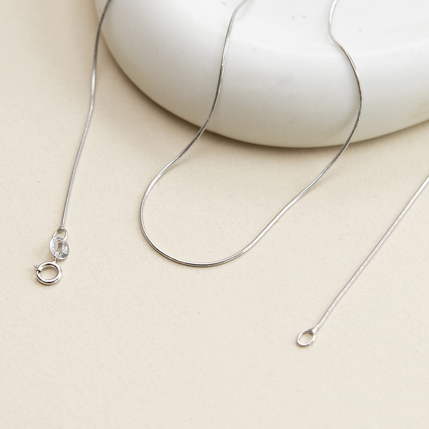 18K White Gold Round Snake Chain 18 Inch