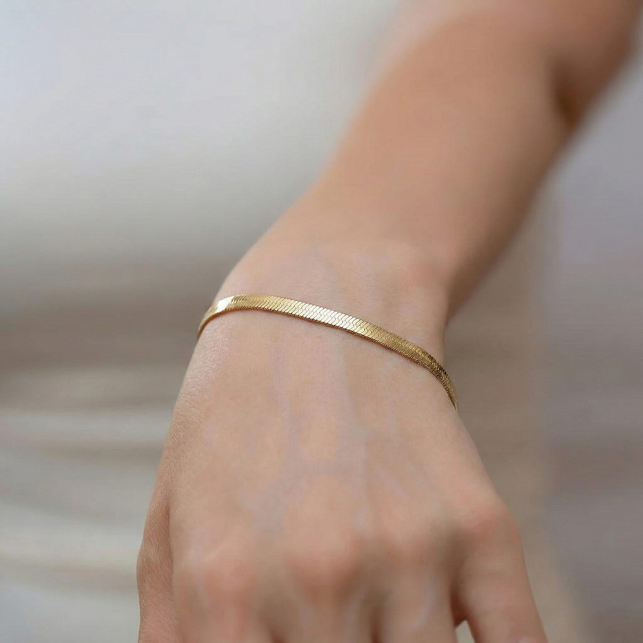 9K Yellow Gold 3mm Herringbone Bracelet 7 Inch