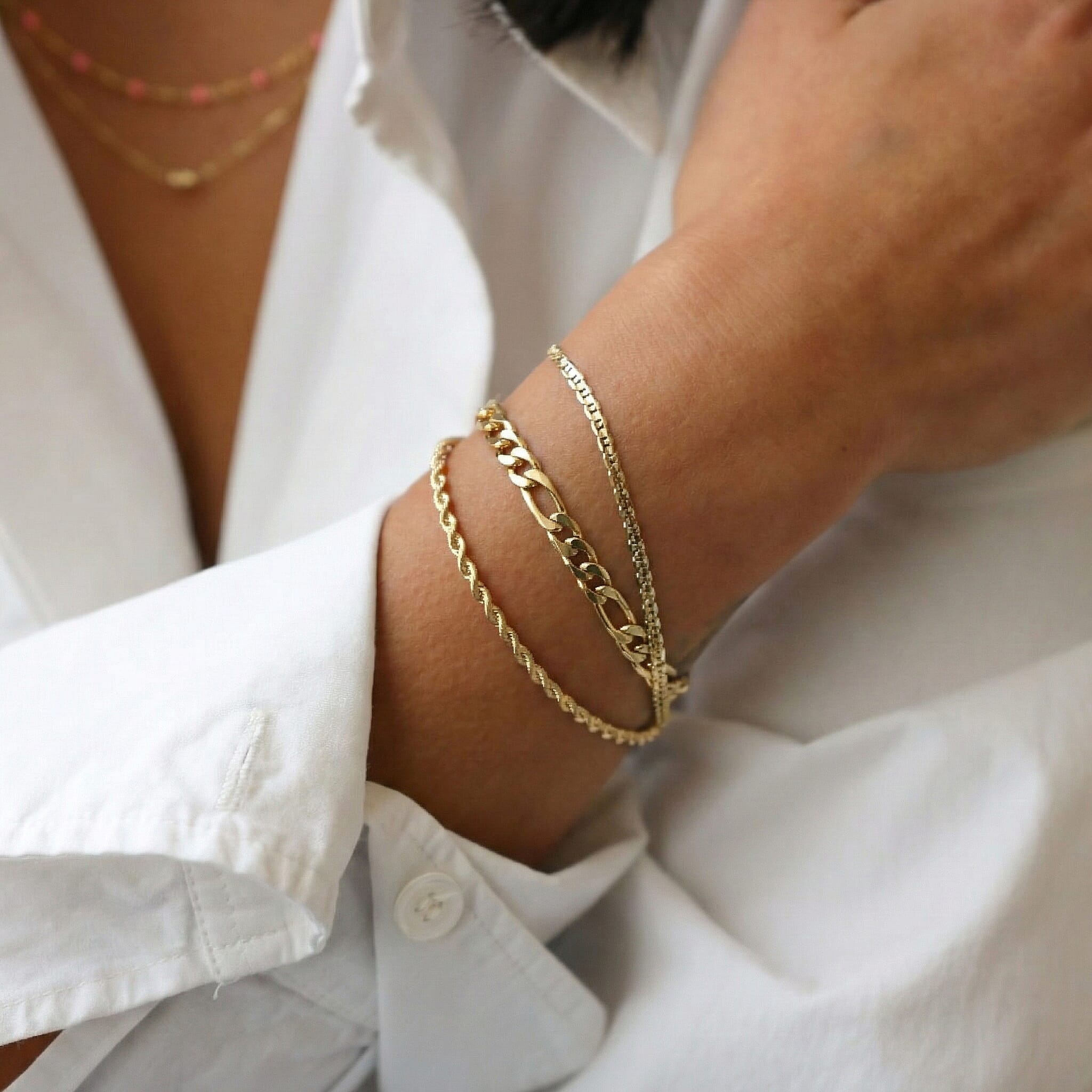 9K Yellow Gold 6mm Hollow Diamond Cut Figaro Bracelet 8.2 Inch