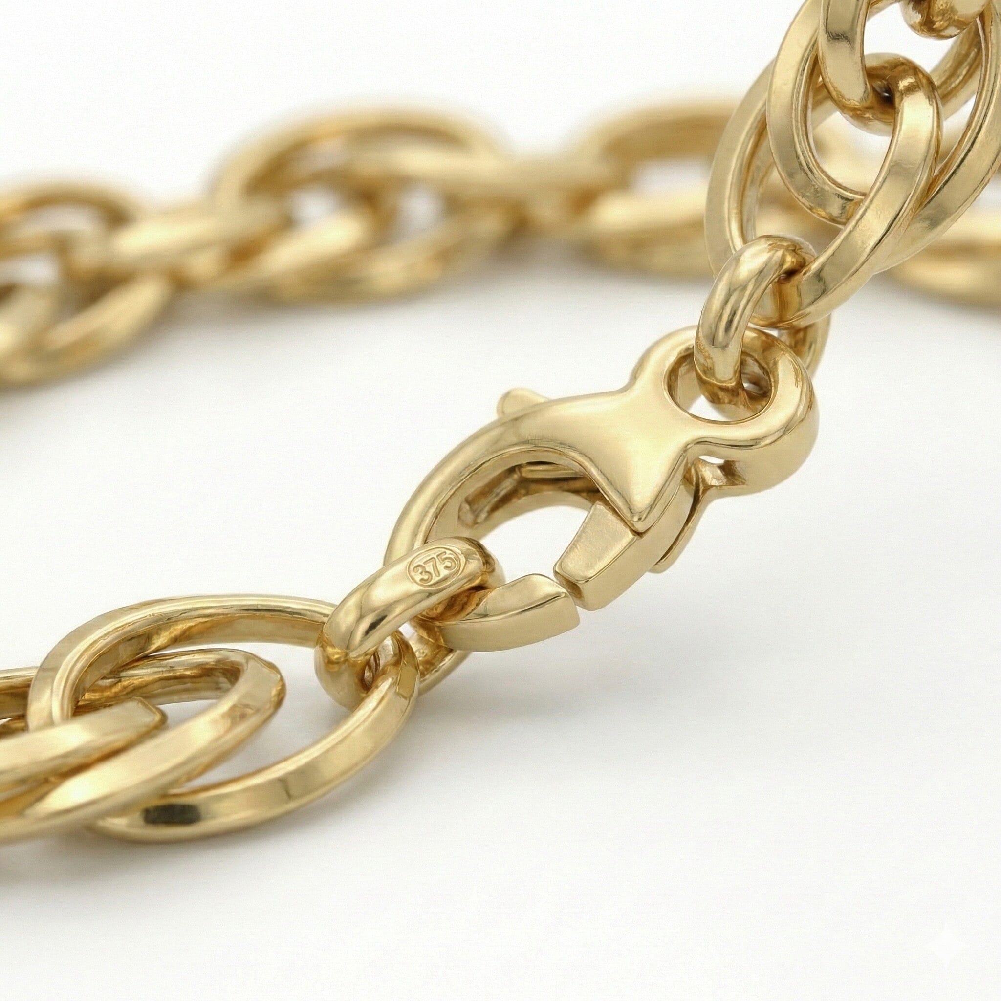 9K Yellow Gold Twisted Oval Link Bracelet 7.5 Inch