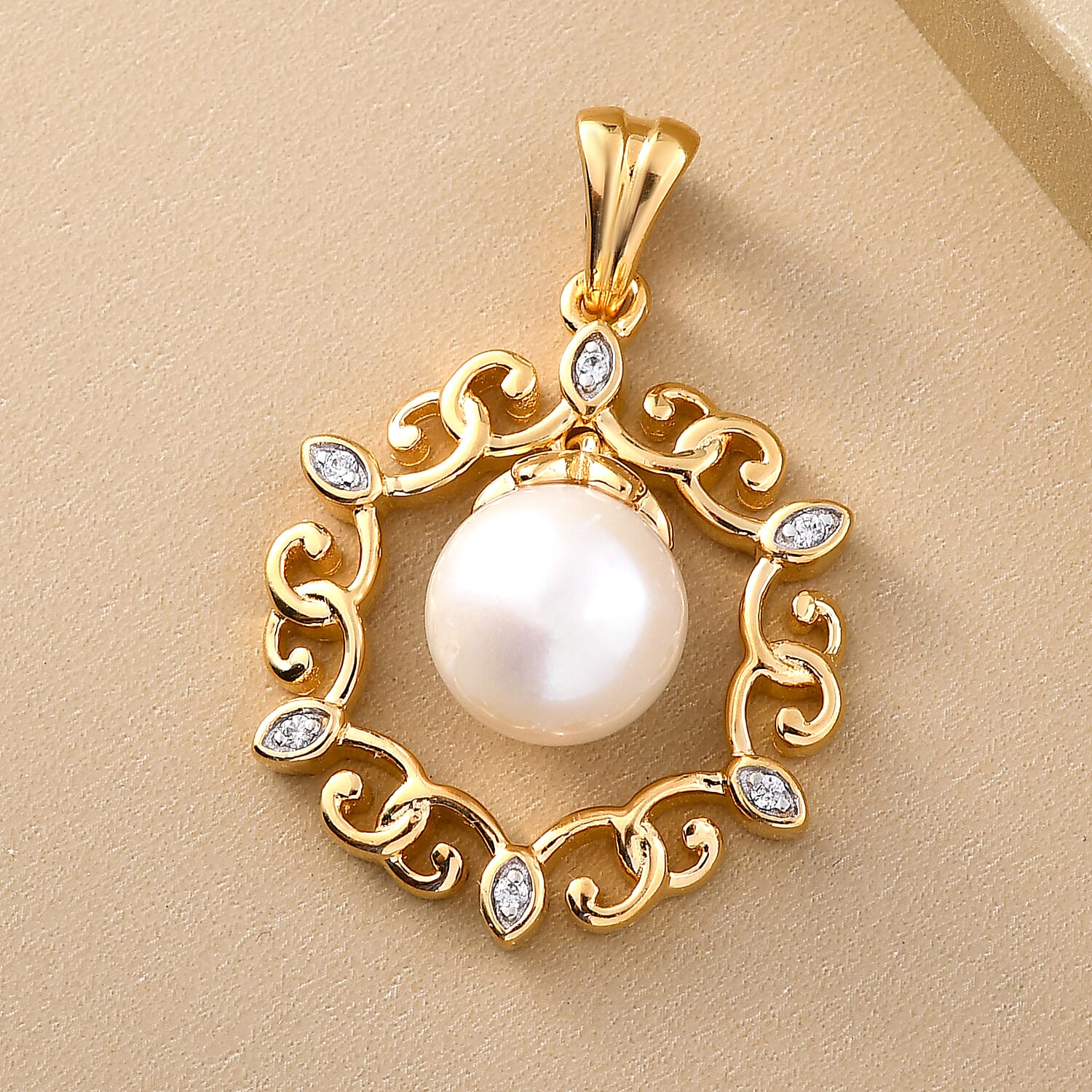 Fresh Water Pearl and Natural Zircon Pendant in Yellow Gold Tone